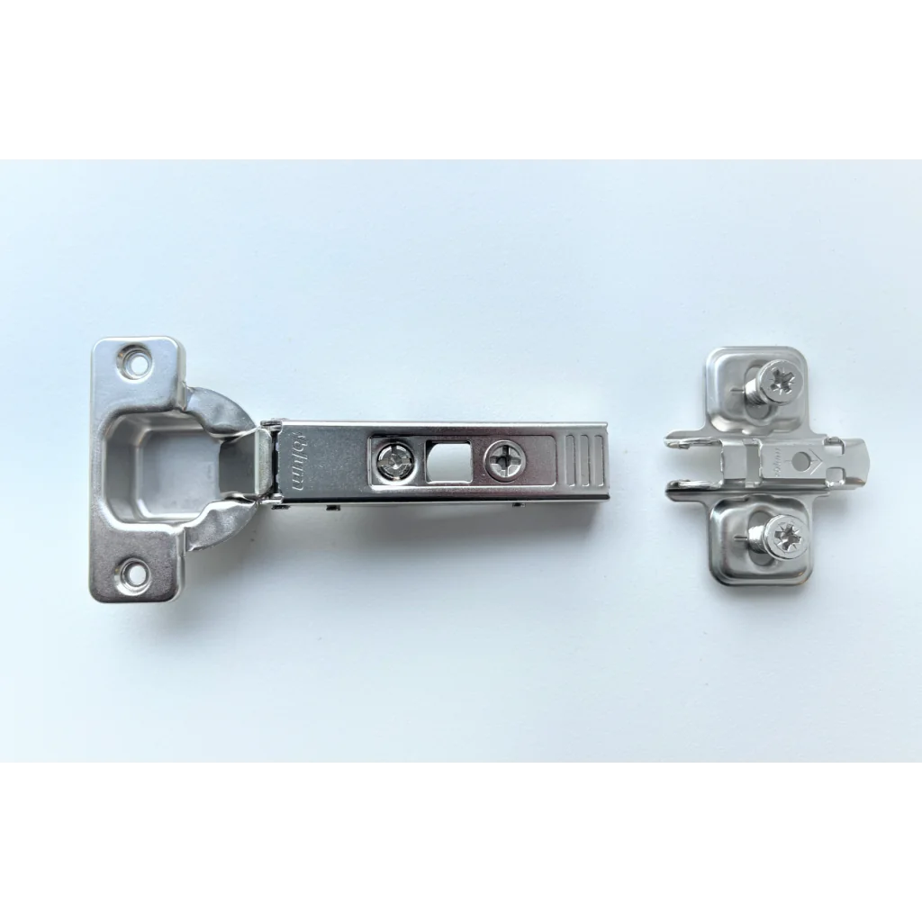 Hængsel til låge - 107 gr. helmetal hængsel - BLUM - Inkl. bagplade - Inkl. Skruer - Skabsdesign.dk