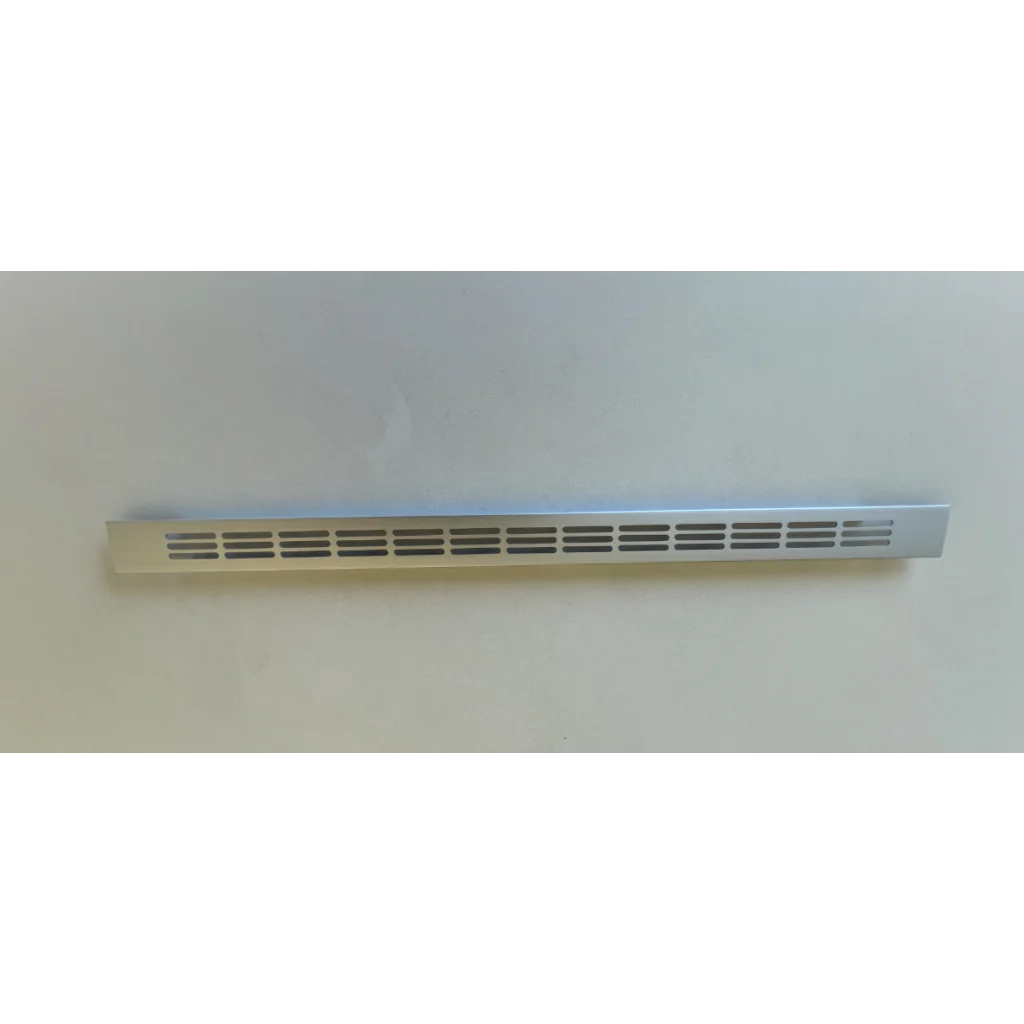 Ventilationsrist - Udluftningsrist Natur Alu - H:23,5 x L:375mm - Lille model (Firkantede ovale huller) - Skabsdesign.dk